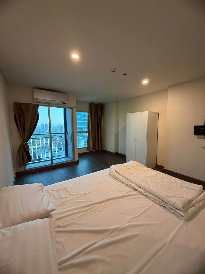 For rent: Lumpini Ville Chaengwatthana-Pakkret Station. Nice room, fully furnished, affordable price. Book now!