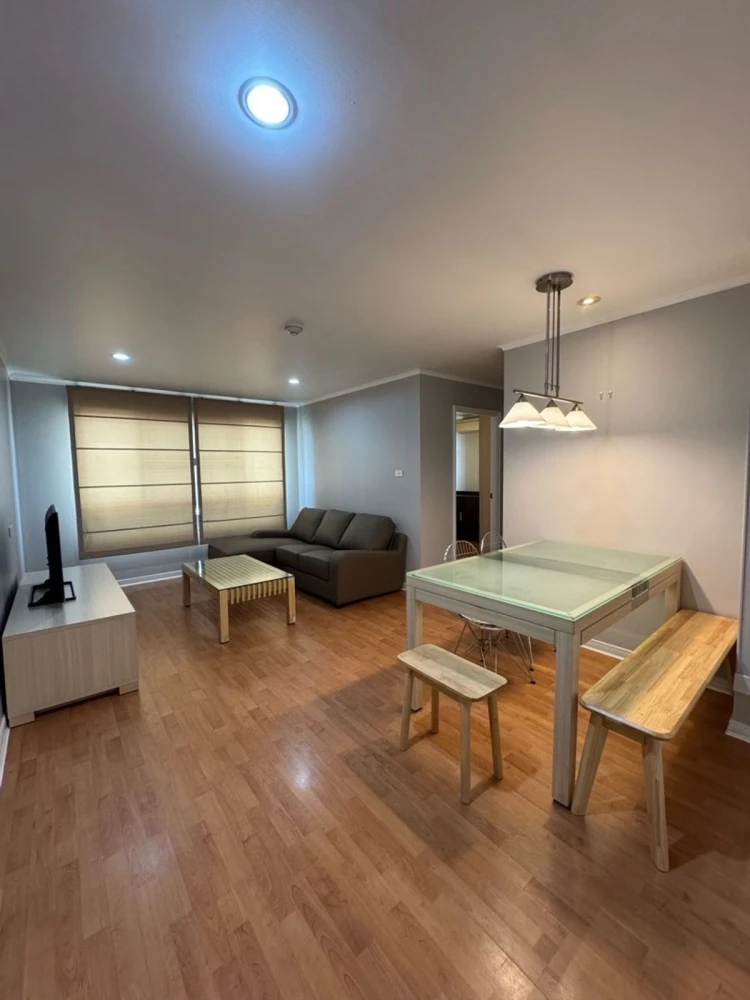 For rent: Lumpini Ville Cultural Center, 3rd floor, nice room, fully furnished, reserve now.