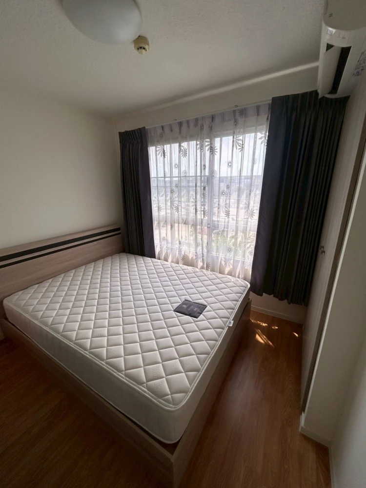 For rent: Lumpini Ville Onnut - Ladkrabang, 2 rooms on the 4th floor. Great location. Fully furnished. Don't miss this great opportunity!