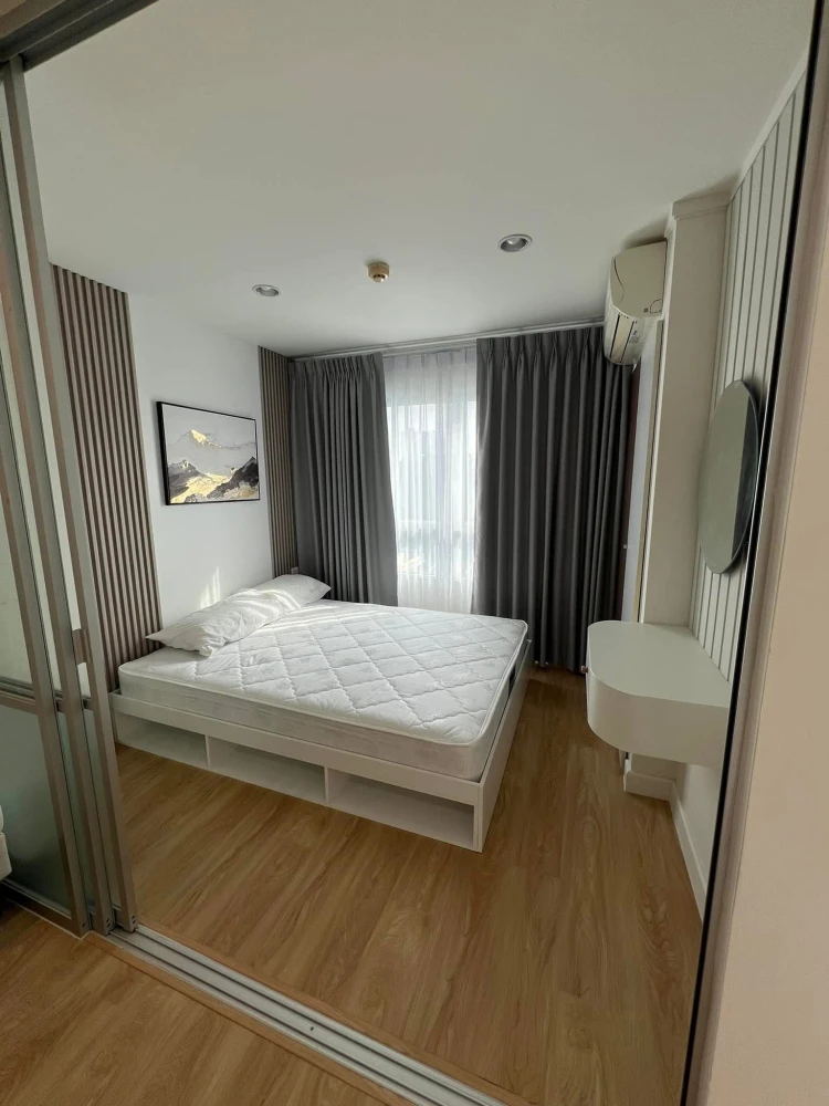 For rent: Lumpini Ville Pattanakarn New Phetchaburi. Nice room, well-built-in furniture, great price. Book now!