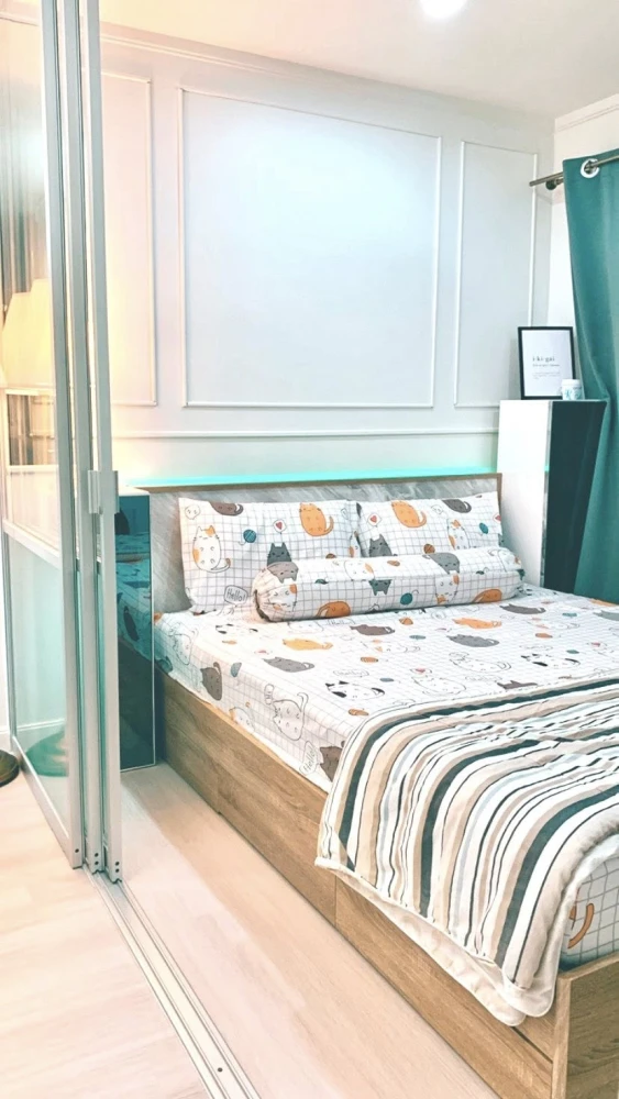 For rent Lumpini Ville Pattanakarn New Phetchaburi, corner room, provides privacy, decorated in Modern Classic style, book now.