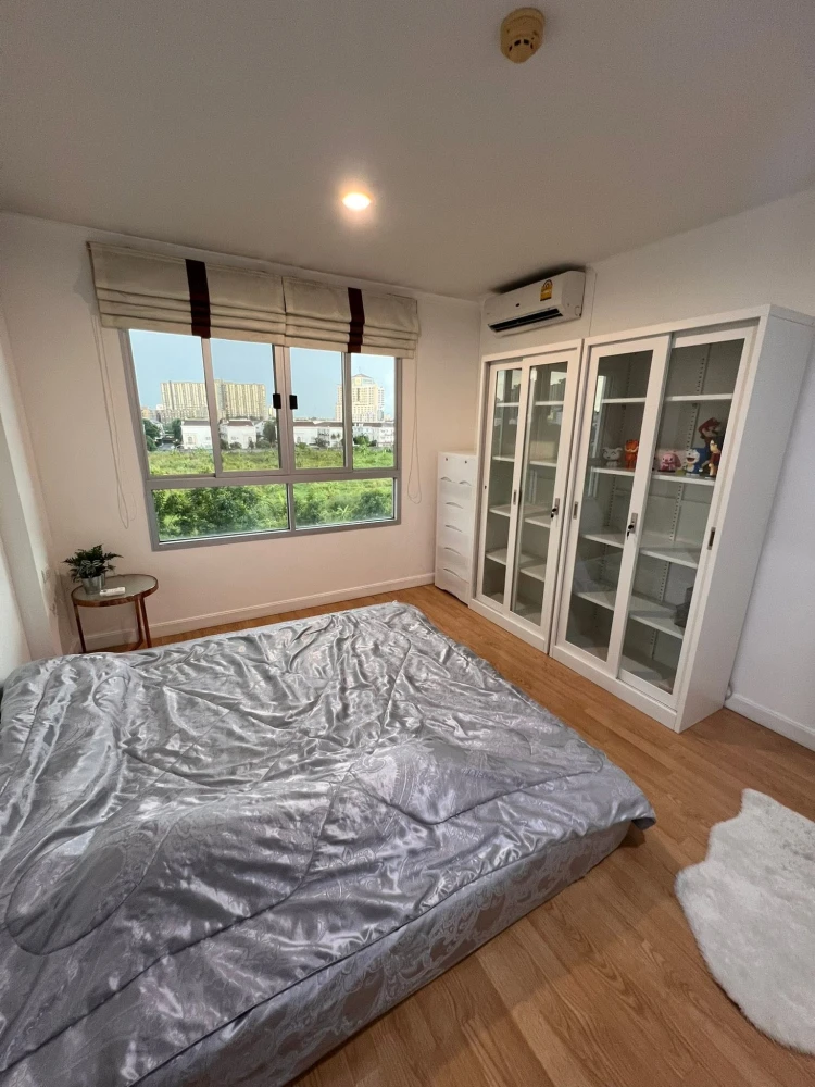 For rent: Lumpini Ville Ramkamhaeng 26. A nice, spacious apartment with full furnishings. Just bring your bags and move in!