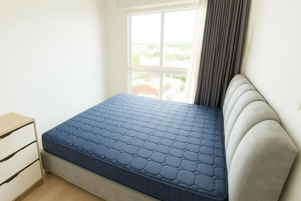 For rent: Lumpini Ville Sukhumvit 101/1-Punnawithi, 8th floor, corner unit, fully furnished, very livable. Book now!