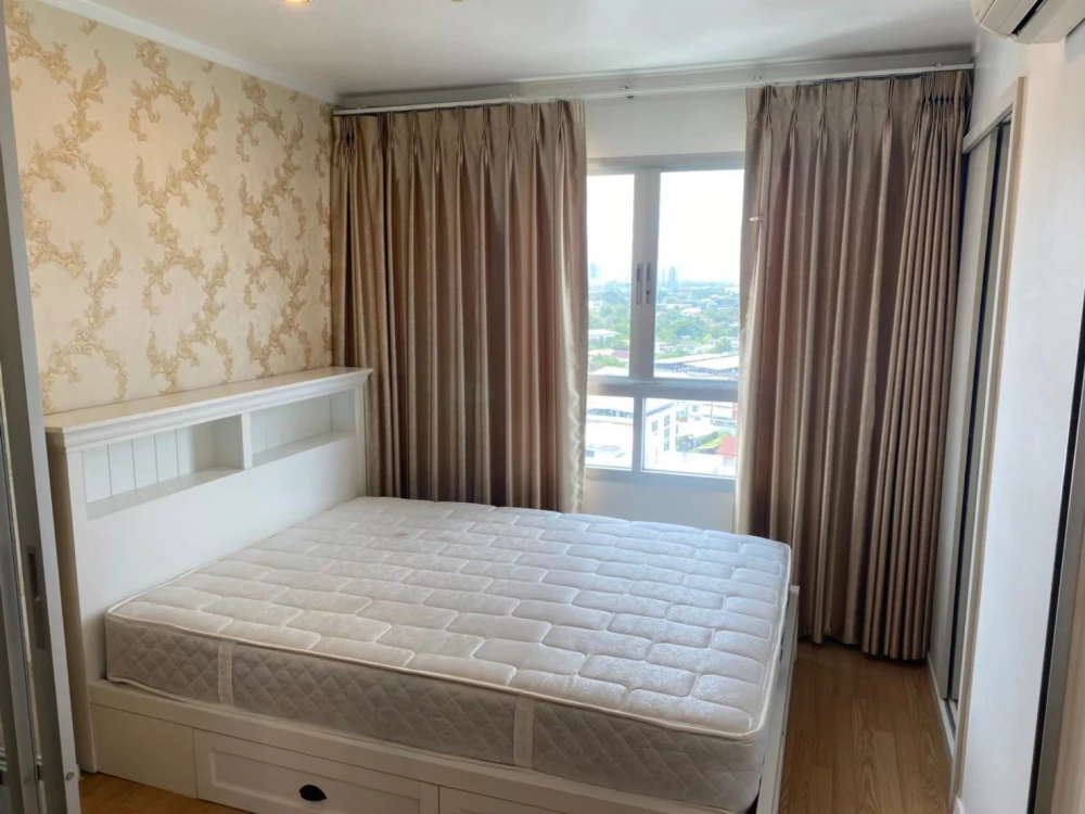 For rent: Lumpini Ville Sukhumvit 77-2 bedrooms with beautiful wallpaper and complete furniture. Reserve now!