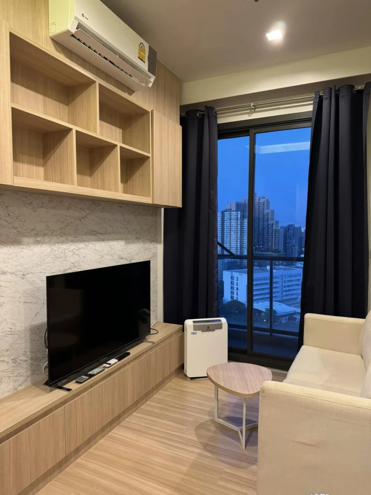For rent: M Jatujak, 19th floor, comes with complete furniture and appliances. Hurry and reserve now, don't wait.