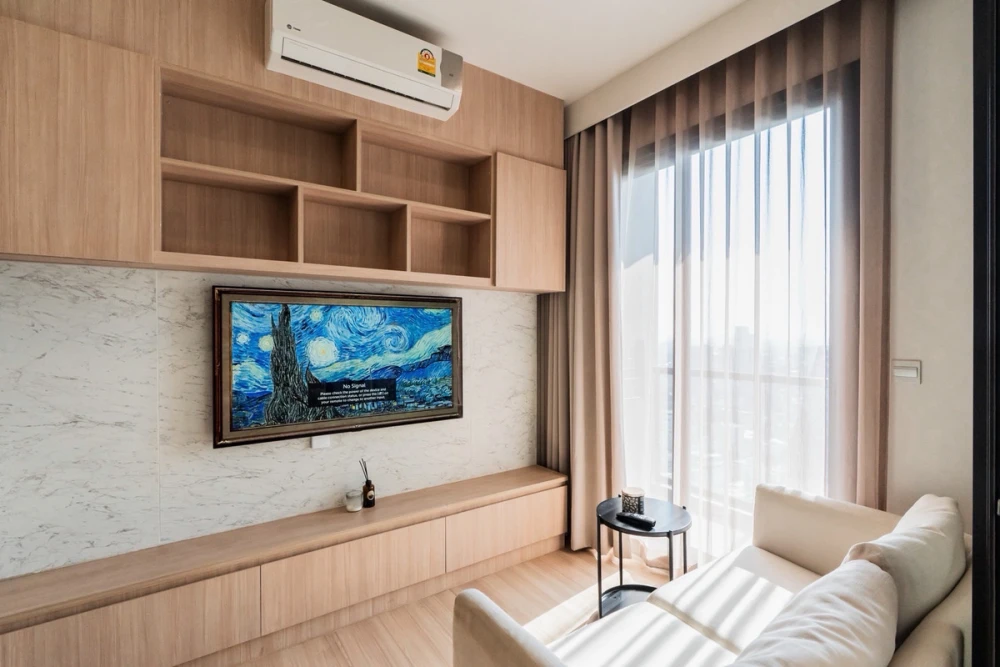 For rent: M Jatujak, 34th floor. Spacious room, fully furnished, very livable. Book now, don't wait!