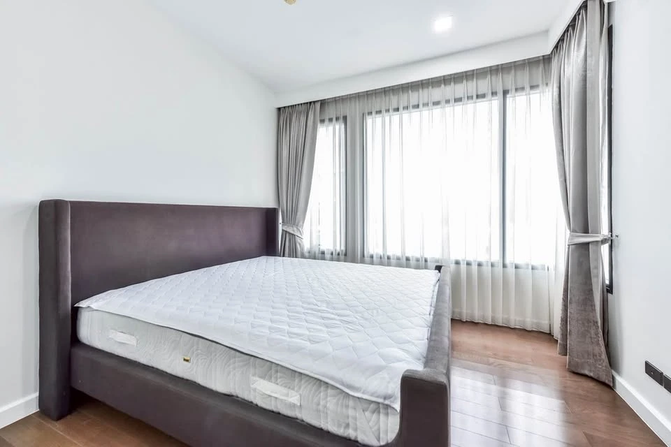 For rent: M Phayathai, great location, near BTS Victory Monument, fully furnished, just bring your bags and move in.