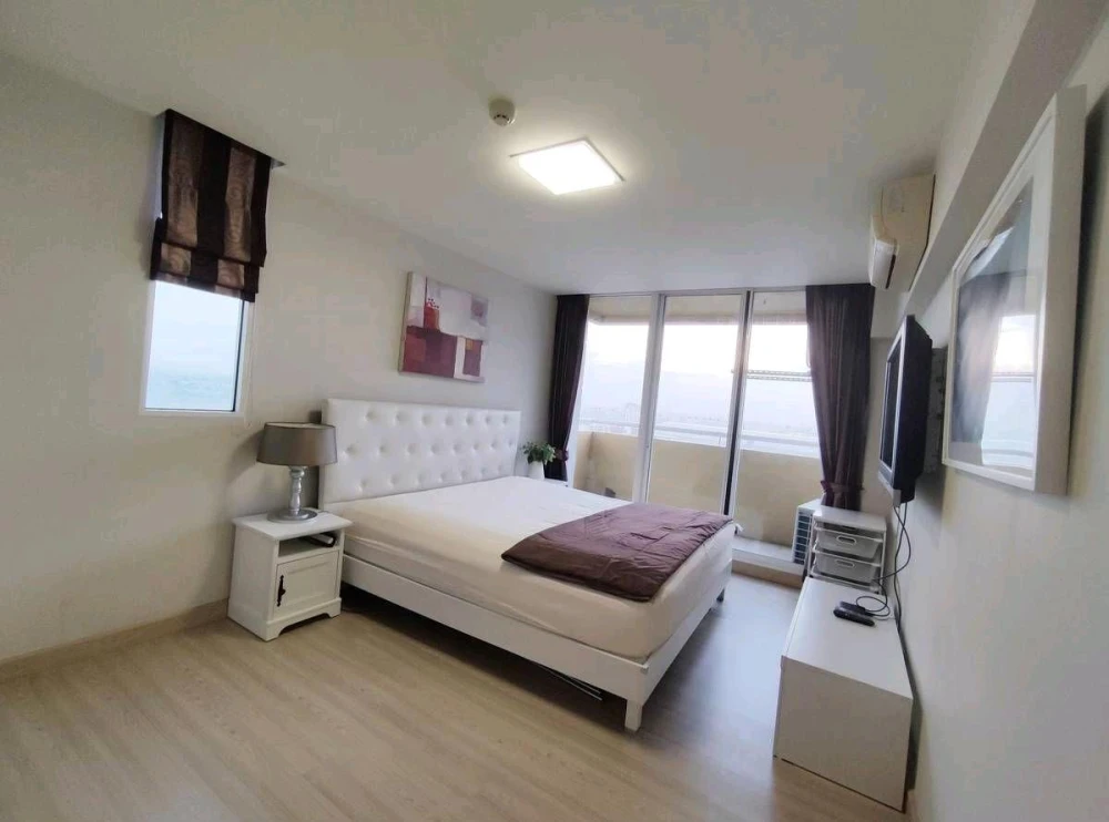M Society Condominium for rent, 19th floor, unobstructed view, fully furnished, very livable. Book now!