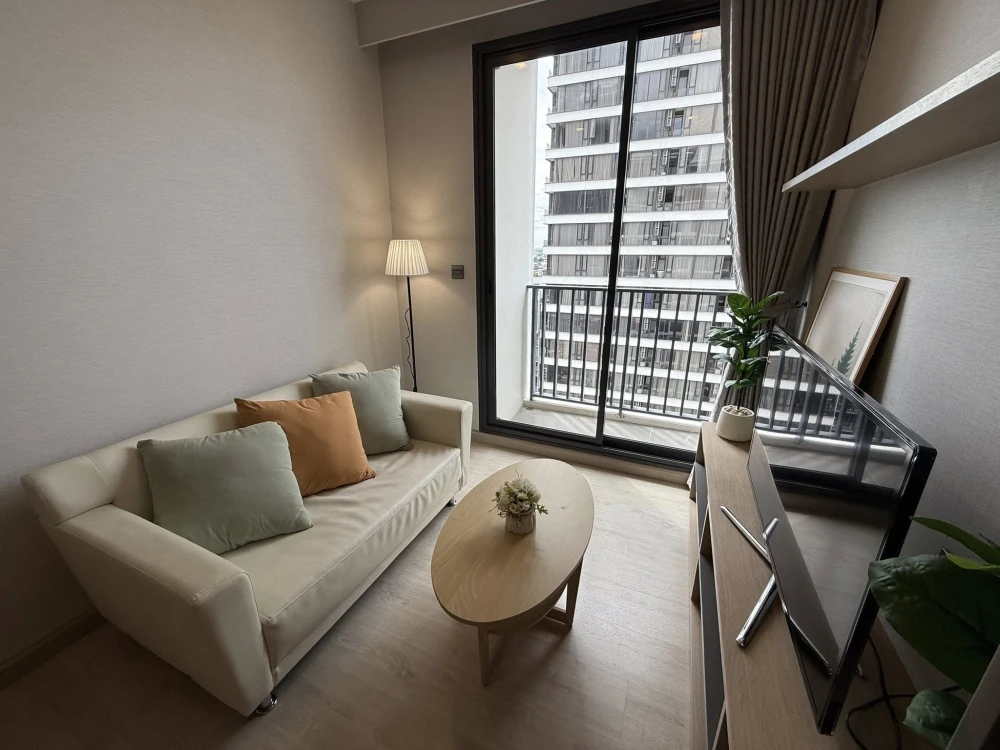 For rent: M Thonglor 10, 19th floor, fully furnished room, very cool, ready to move in, reserve now, don't miss out.
