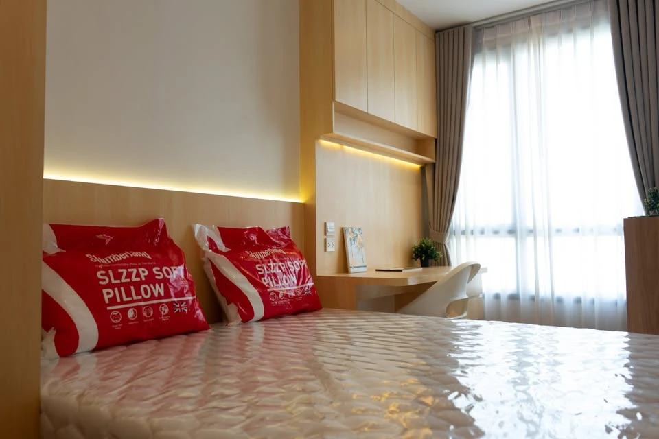 For rent: Maru Ladprao 15, beautifully decorated unit with high-quality built-in furniture. Prime location, convenient transportation. Don't miss out!
