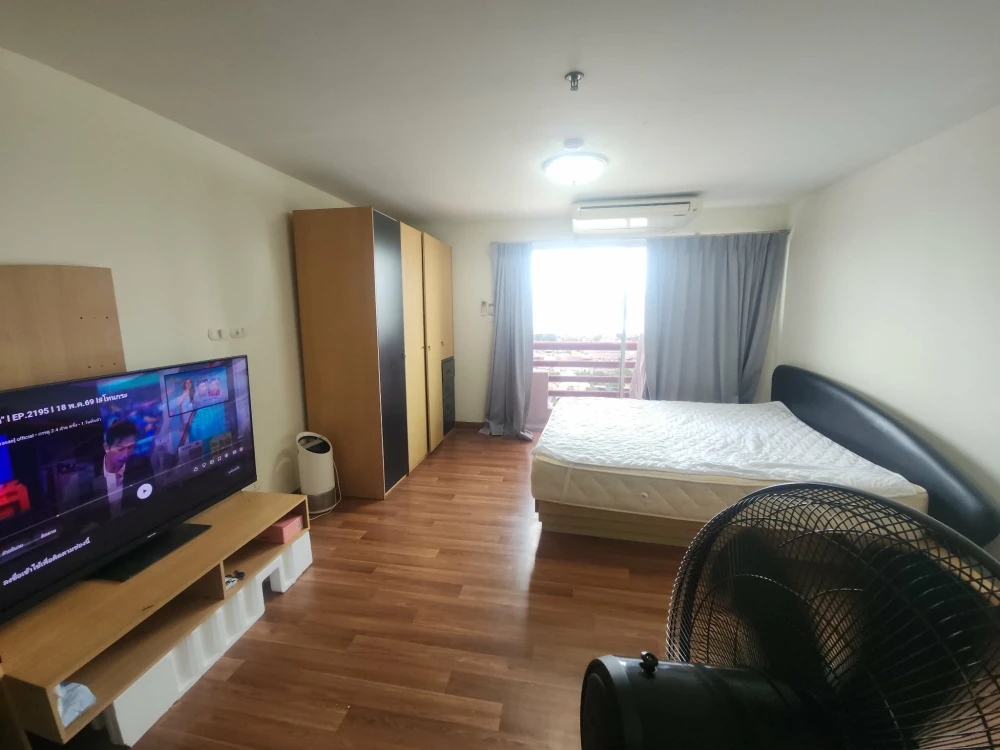 For rent: Master View Executive Place, 16th floor. Nice, fully furnished unit. Book now!