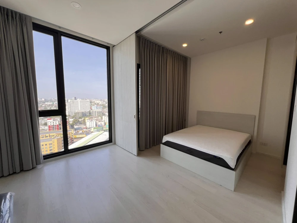 For rent: Mazarine Ratchayothin, a nice room, high ceiling, airy, beautiful city view, no blocking, book now.