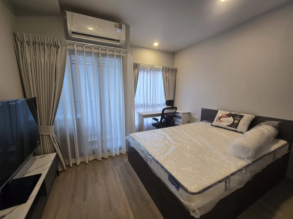 Metris District Ladprao condo for rent, perfect for pet lovers looking for a great location where they can comfortably live with their dogs or cats.