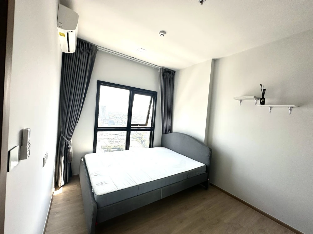For rent: Metris Pattanakarn condo, fully furnished, high floor, spacious and comfortable. Book now!