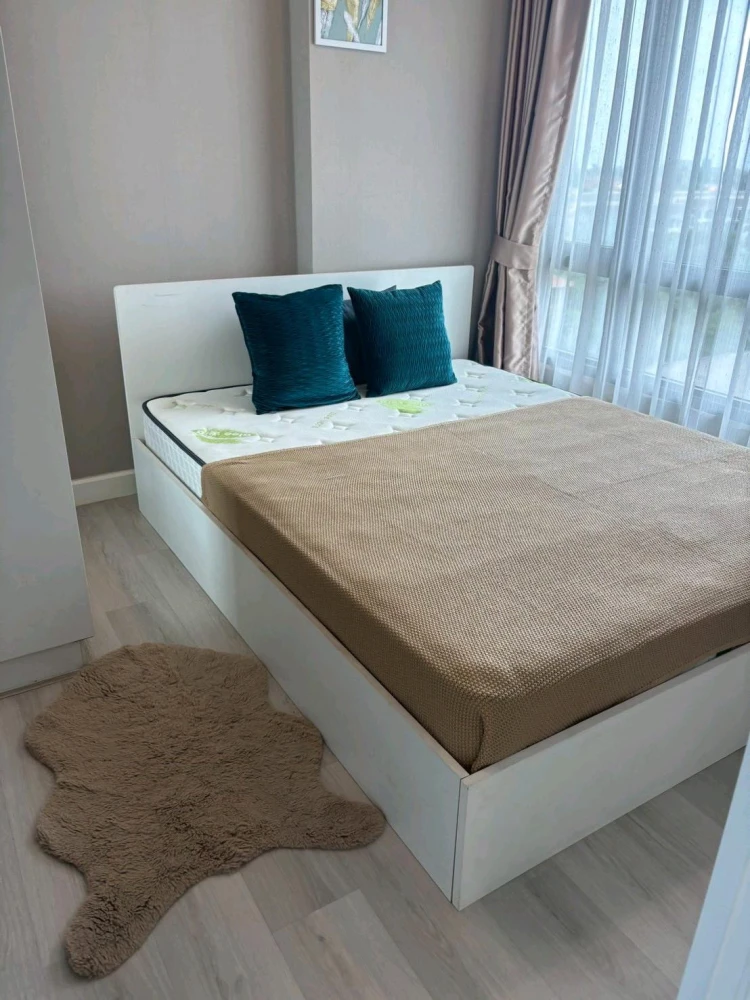 For rent: Metro Luxe Riverfront Rattanathibet, 7th floor, fully furnished, very livable. Book now!