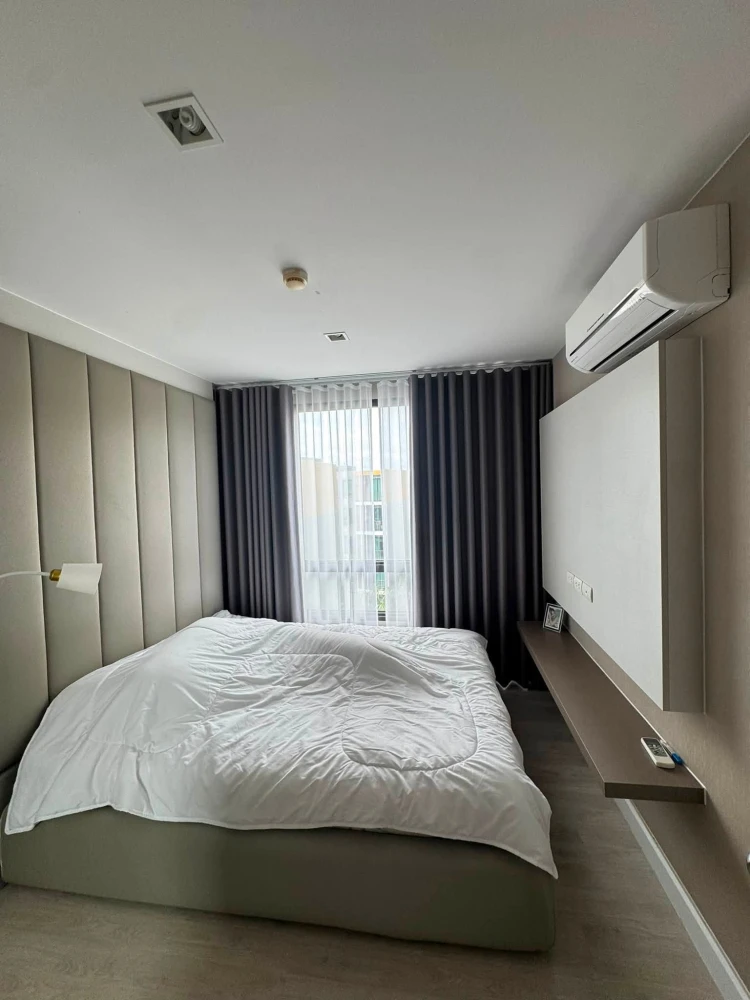 For rent: Metro Luxe Riverfront Rattanathibet. Spacious room with ample usable space, high-quality built-in furniture, bright and airy. Book now!