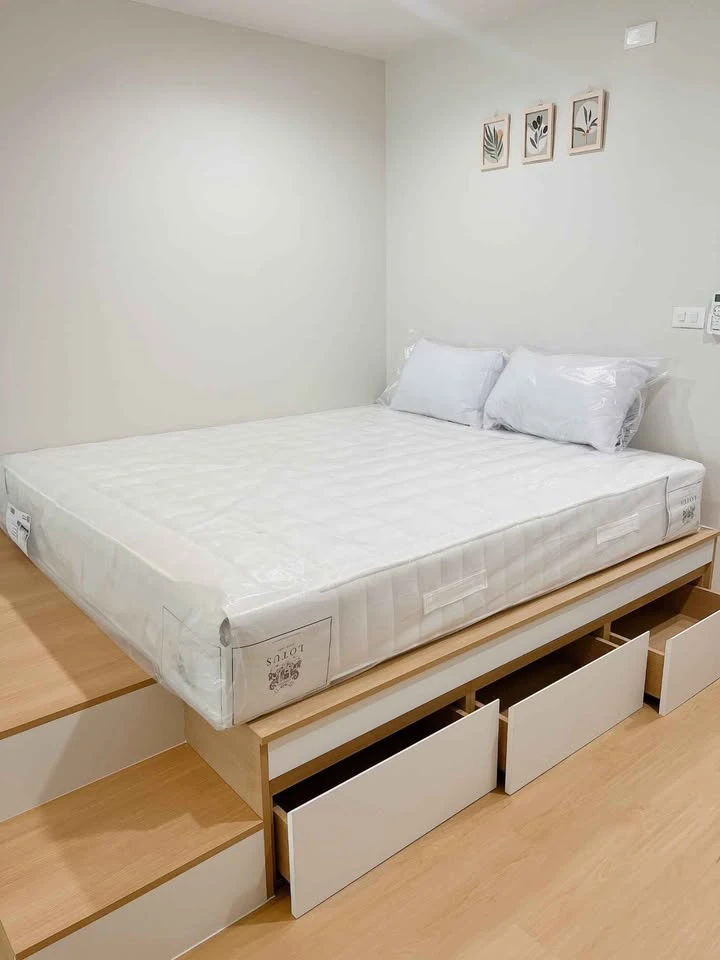 Studio apartment for rent at Metro Park Sathorn. Fully furnished in Muji style with pool view. Book now!
