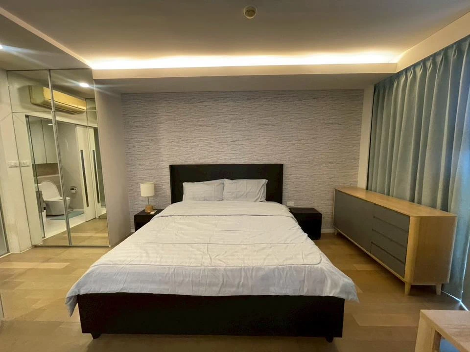 For rent: MODE Sukhumvit 61. Spacious room with ample usable space. Great location and complete amenities. Book now!