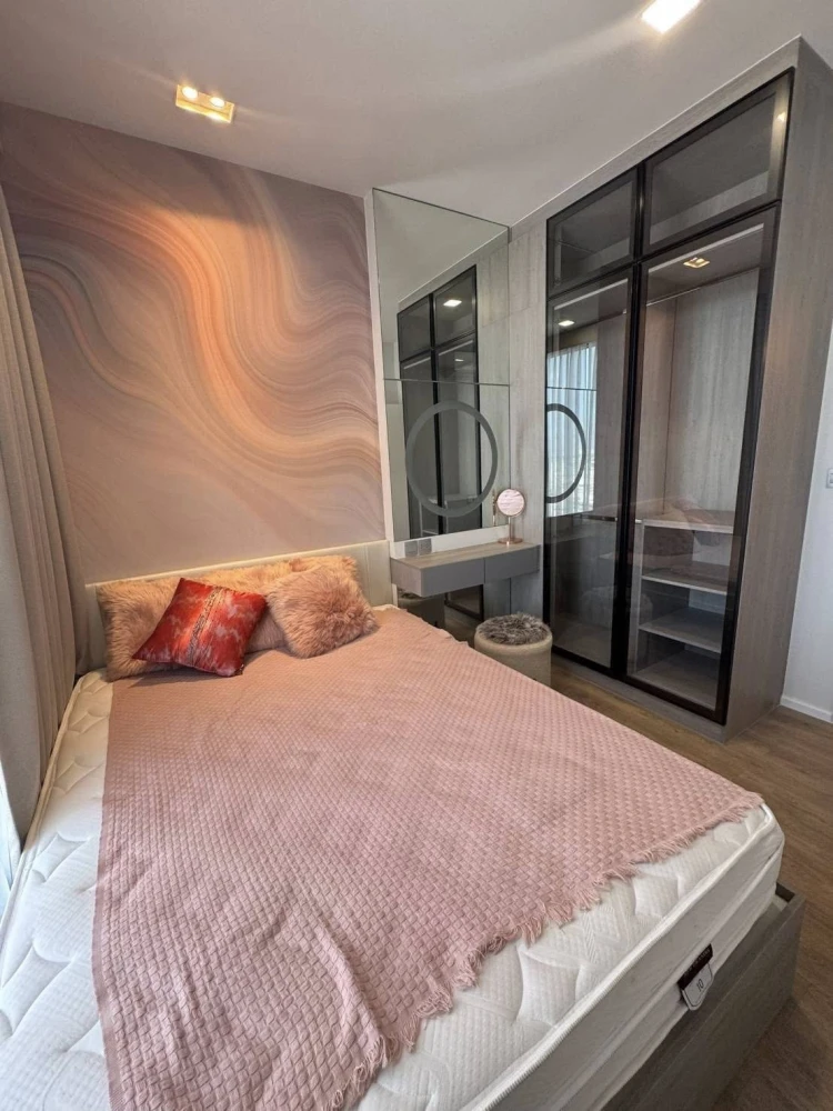 For rent: Modiz Rhyme Ramkhamhaeng, high floor unit, decorated in pink tones. Book now!