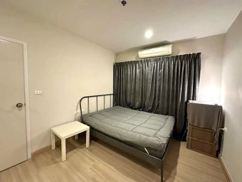 For rent: Motif Condo Sathorn – Wongwian Yai, high floor unit, fully furnished, spacious and comfortable, well-divided rooms. Book now!