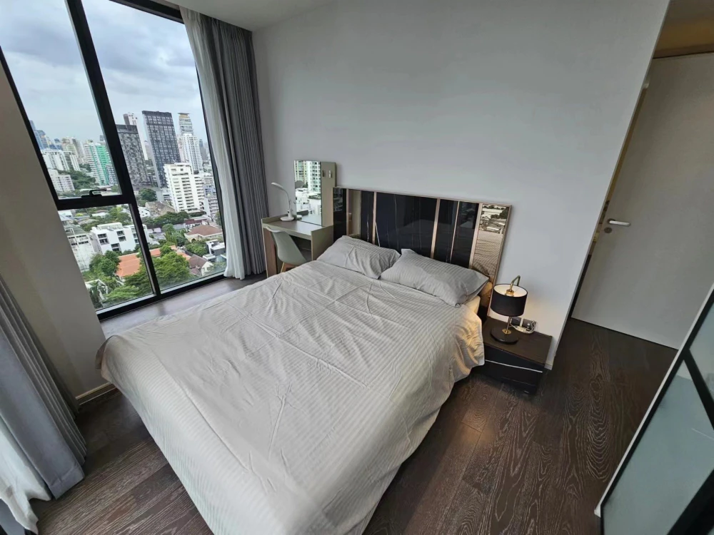 For rent: MUNIQ Sukhumvit 23, spacious room, lots of usable space, complete amenities, beautiful view, not blocked, reserve now!