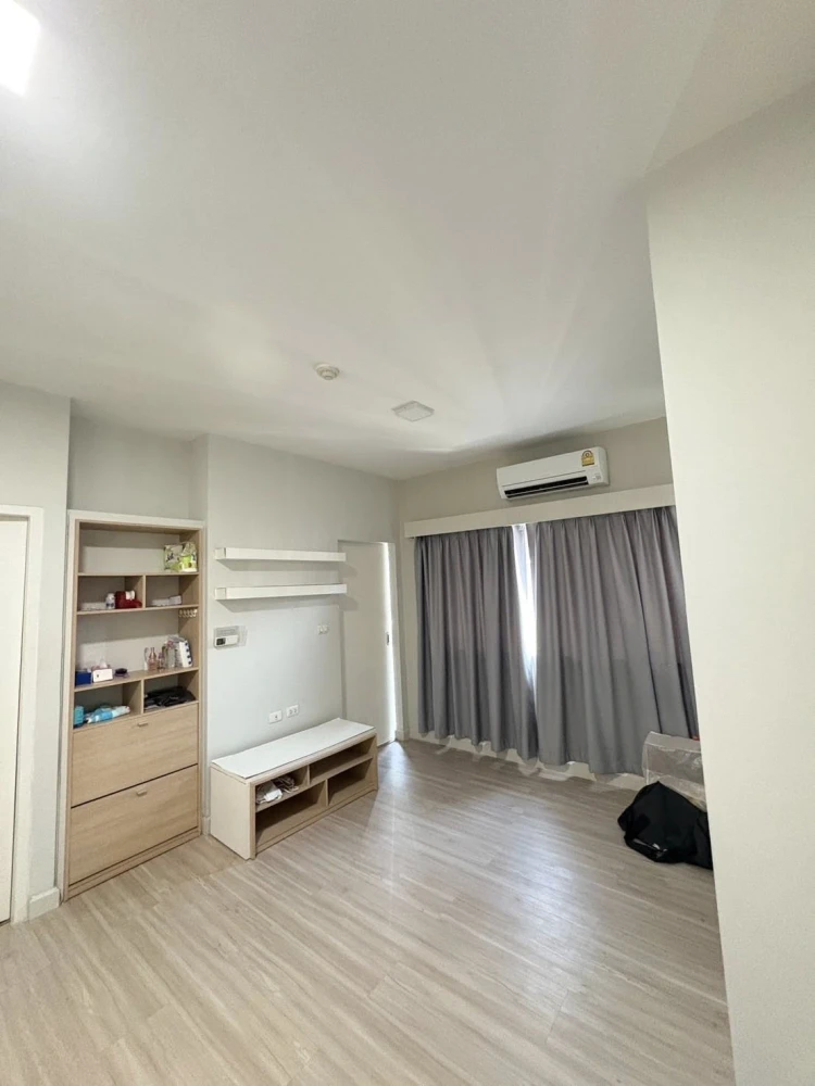 For rent: My Condo Sathorn Taksin, ready to move in, lots of usable space, good price, hurry up and reserve, don't miss out.