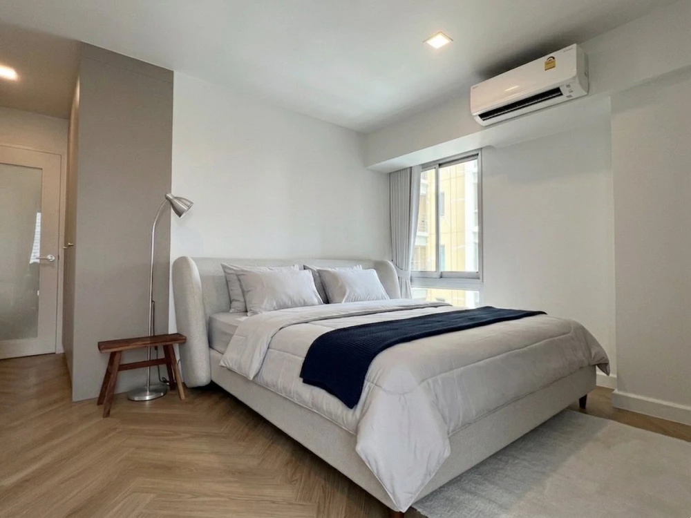 My Resort Bangkok condo for rent. Beautifully decorated and cozy with premium imported furniture. Book now!
