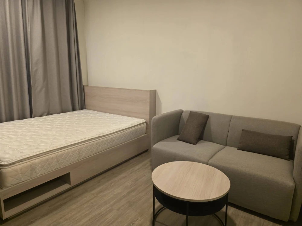 For rent: NIA-by-Sansiri, 7th floor, partitioned unit, fully furnished, ready to move in. Book now, don't miss out!
