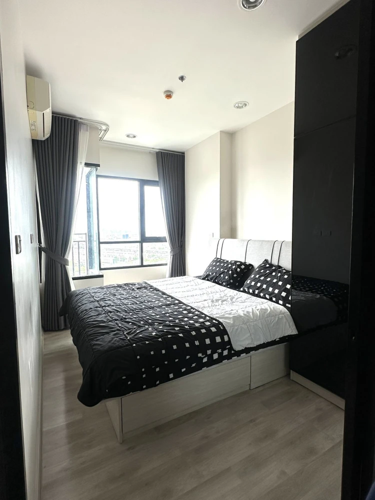 For rent: Niche MONO Mega Space Bangna, 24th floor, condo pool view and lake side village view, fully furnished, interested, reserve now.