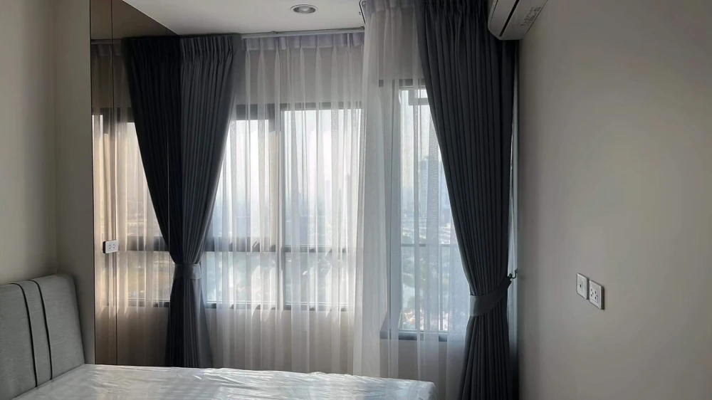 For rent: Niche Mono Mega Space Bangna, very high floor unit with lake view, fully furnished!!