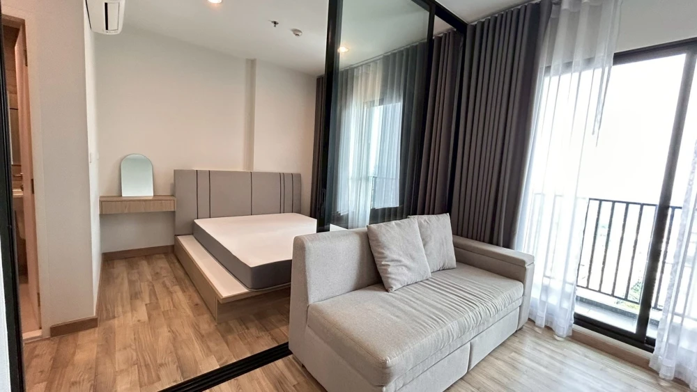 For rent: Niche Mono Sukhumvit-Bearing, 1 bedroom, 1 bathroom, comes with a long balcony, view of the Bang Krachao River curve, don't miss it.