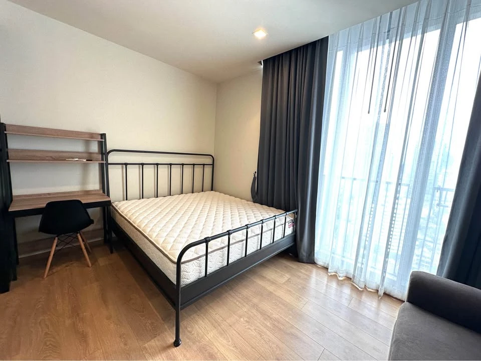 For rent Noble around Sukhumvit 33, 23rd floor, very high, great city view, well decorated, book now before it's gone.
