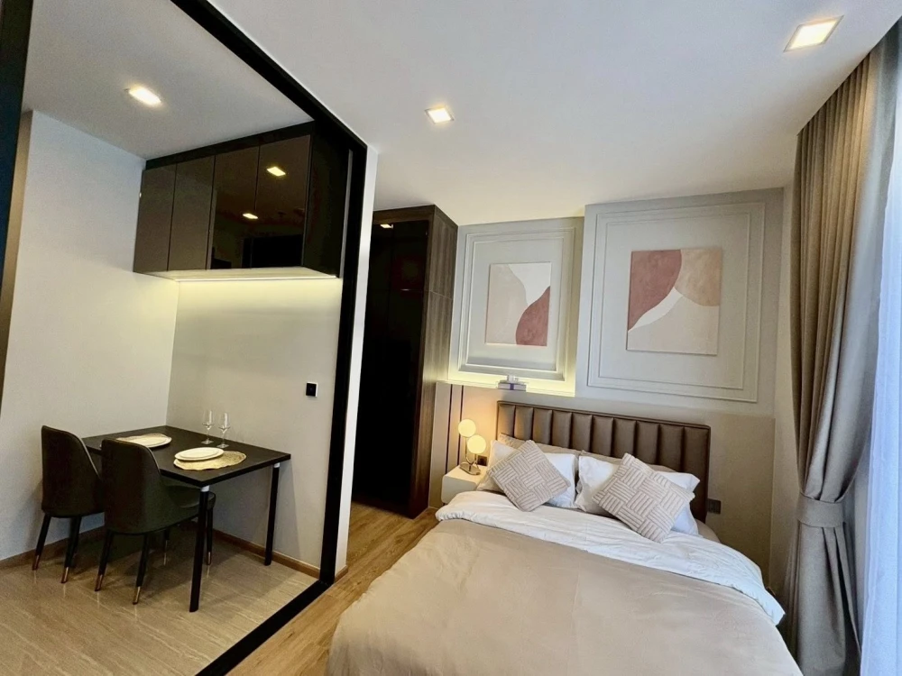 For rent: Noble Around Ari, 28th floor, very high, with a clear, comfortable city view. Ready to move in with your bags.