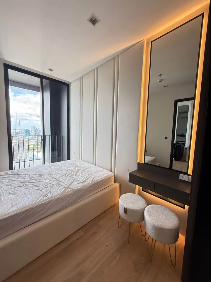 Noble Around Ari, a spacious room for rent, fully furnished, high floor, nice to live in, hurry and reserve now.