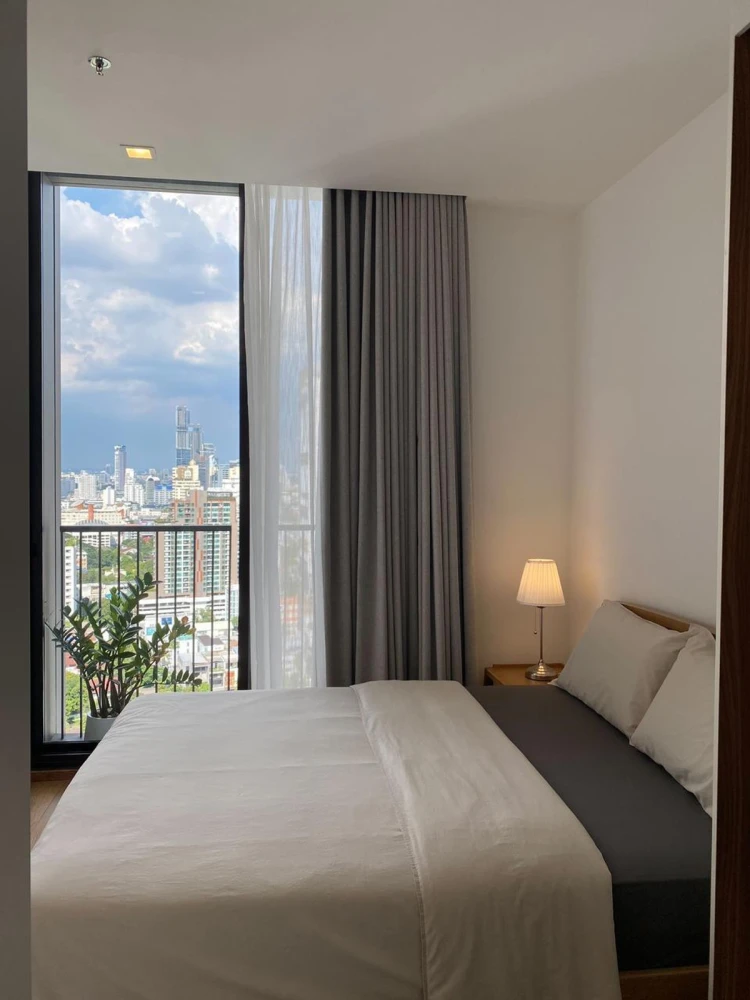For rent: Noble Around Sukhumvit 33, 26th floor, fully furnished, ready to move in. Book now!