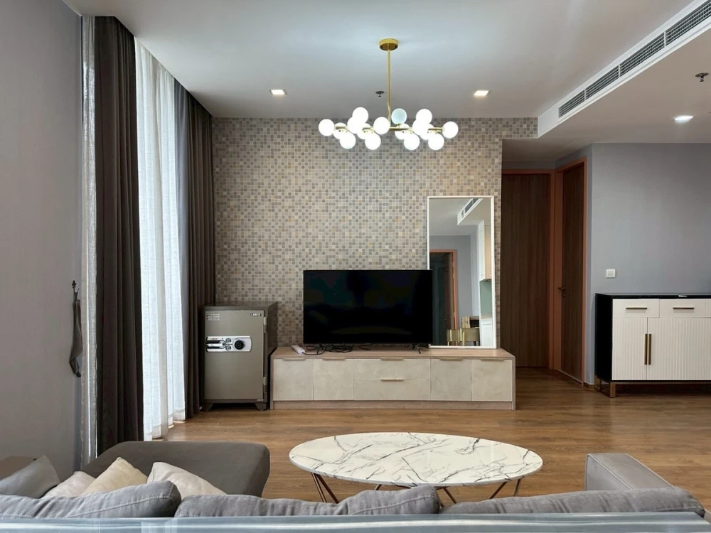 For rent: Noble Be Sukhumvit 33, 16th floor, fully furnished unit, ready to move in. Book now!