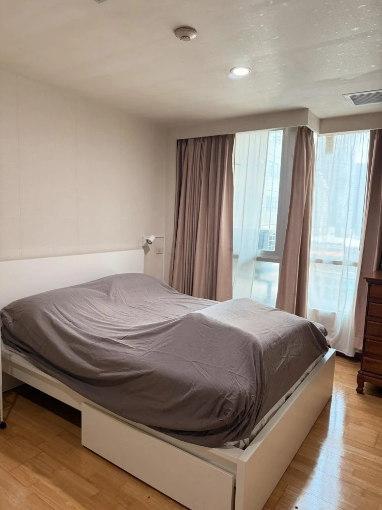 For rent Noble house phayathai, ready to move in, lots of usable space, hurry up and reserve now, don't miss out.