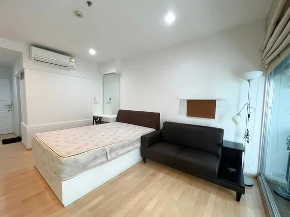 Noble Lite studio apartment for rent, 10th floor and above. Fully furnished with everything you need, ready to move in.
