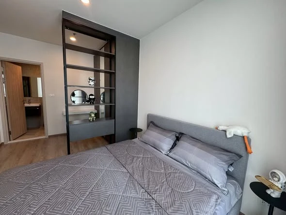 For rent: Noble Nue District R9, 2 bedrooms, 2 bathrooms, beautiful open views, spacious living area. Book now, don't miss out!