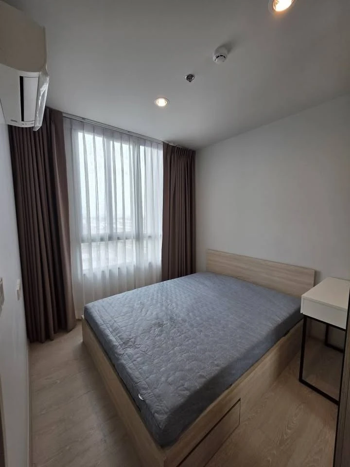 Noble NUE Mega Plus Bangna for rent, a lovely room with complete furniture and appliances. Just bring your bags and move in!