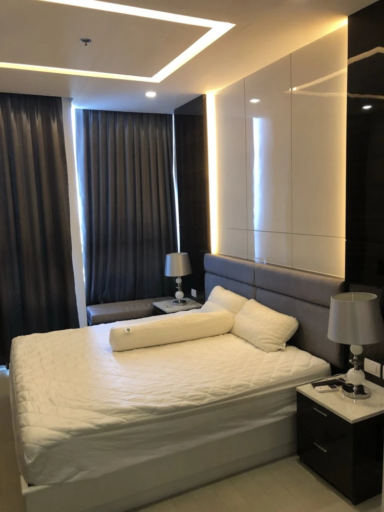 For rent: Noble Ploenjit, 19th floor, beautiful city view, beautiful room, fully furnished, nice to live in, interested, reserve now.