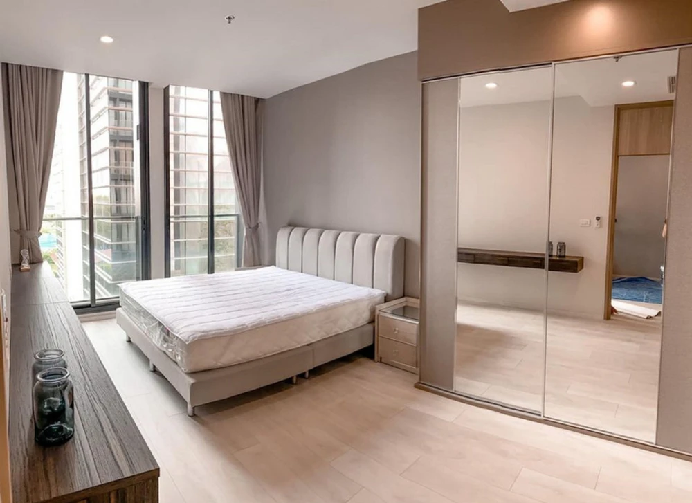 Noble Ploenjit condo for rent, fully furnished. Book now! Don't miss out!