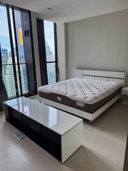 For rent: Noble Ploenjit, 2 bedrooms, spacious living area, fully furnished. What are you waiting for?