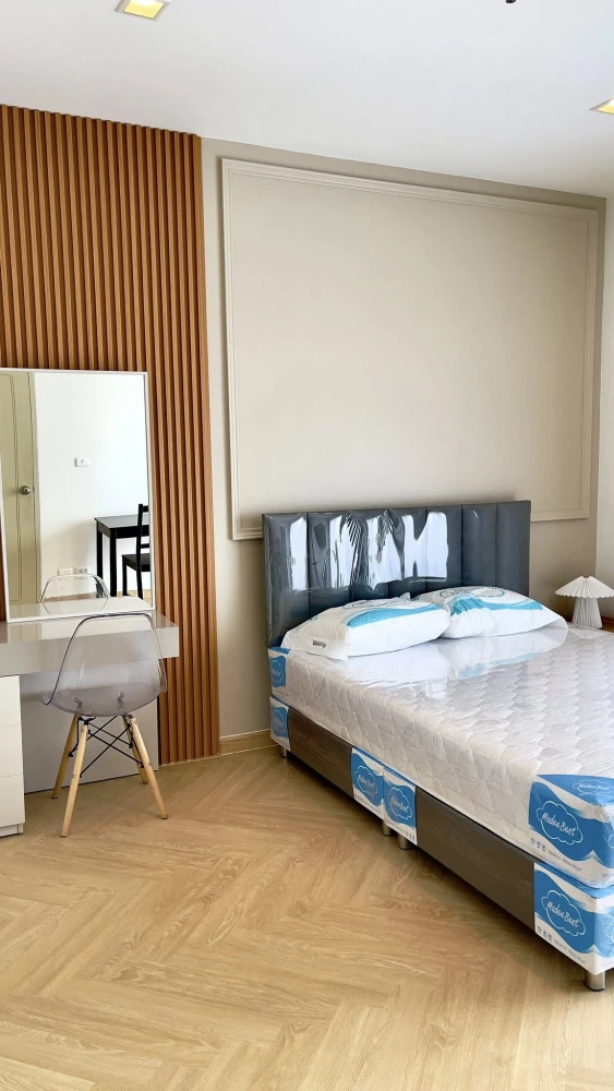 Noble Reveal for rent, nice room, built-in walls, fully furnished, good location, convenient transportation, book now.
