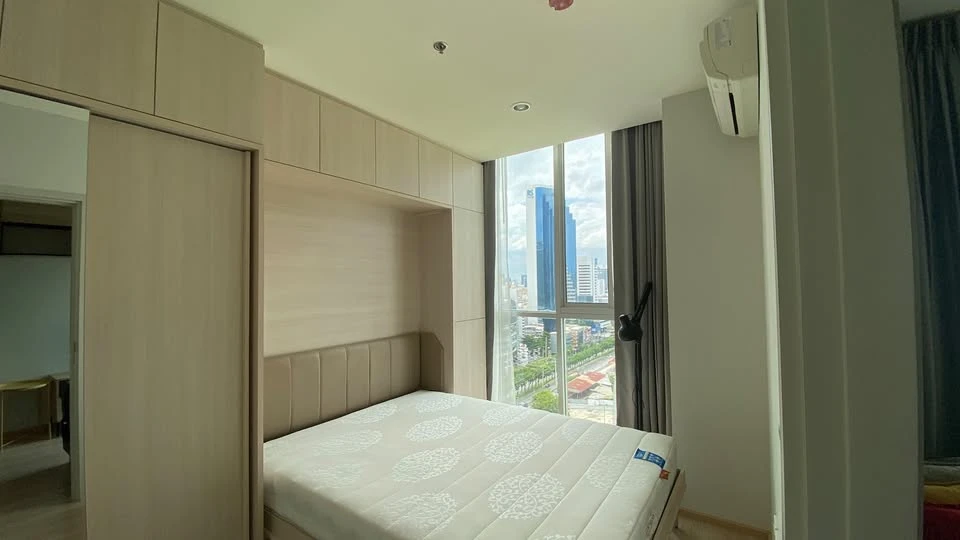 For rent: Noble Revolve Ratchada, a lovely unit with an unobstructed north-facing view and fully furnished. Book now!