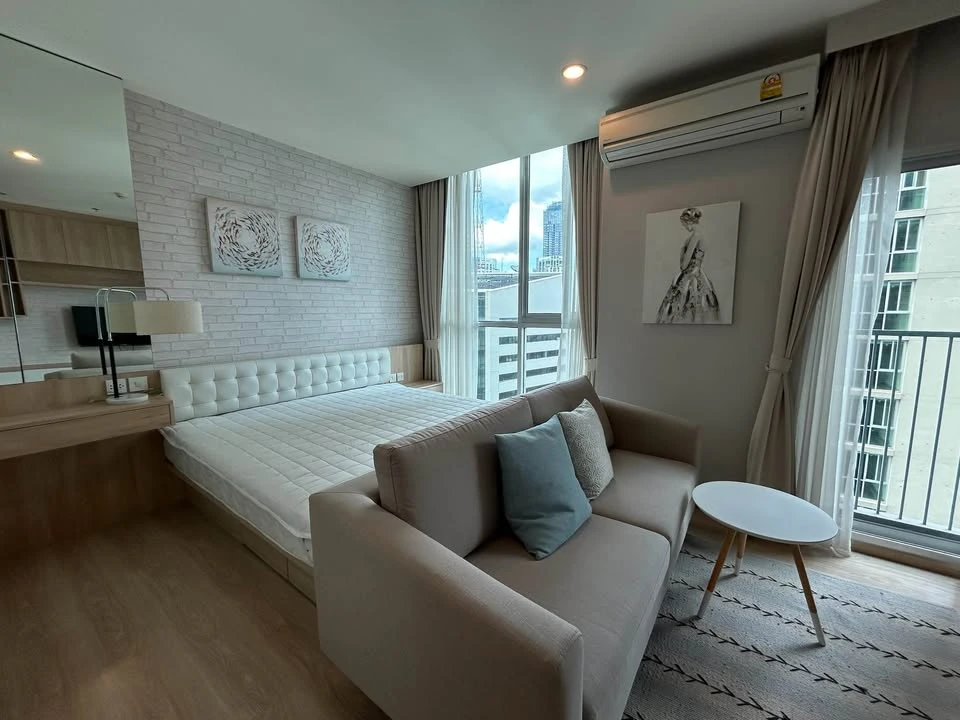 For rent: Noble Revolve Ratchada, 24th floor (very high floor). Fully furnished with appliances. Don't miss out!