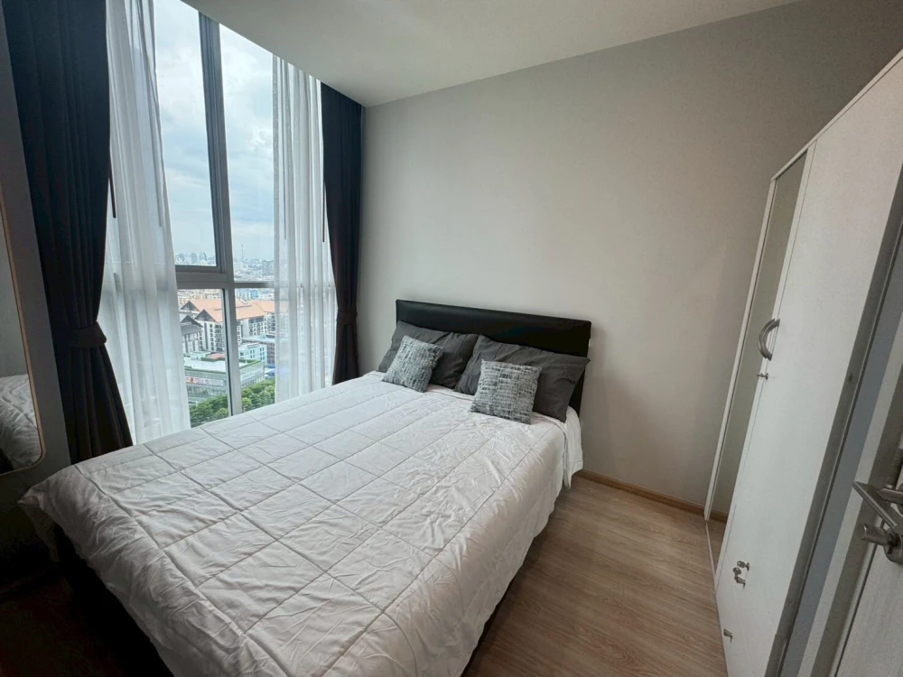 For rent: Noble Revolve Ratchada 2, 20th floor, Ratchada Road view, no blocked view, all 3 rooms can see the view, move in now!