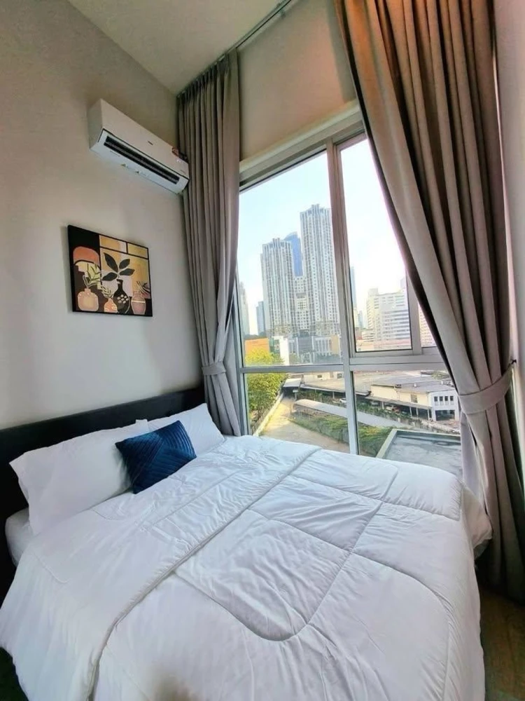 Noble Revolve Ratchada 2 condo for rent, fully furnished. Book now! Limited availability.