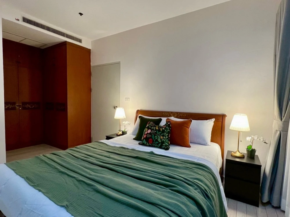 Noble Solo condo for rent, 6th floor, pool view, fully furnished. Book now! Don't miss out! Act fast!