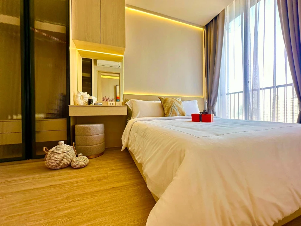 For rent: Noble State 39, very high floor, beautiful unblocked view, stylish and well-decorated, a must-have!